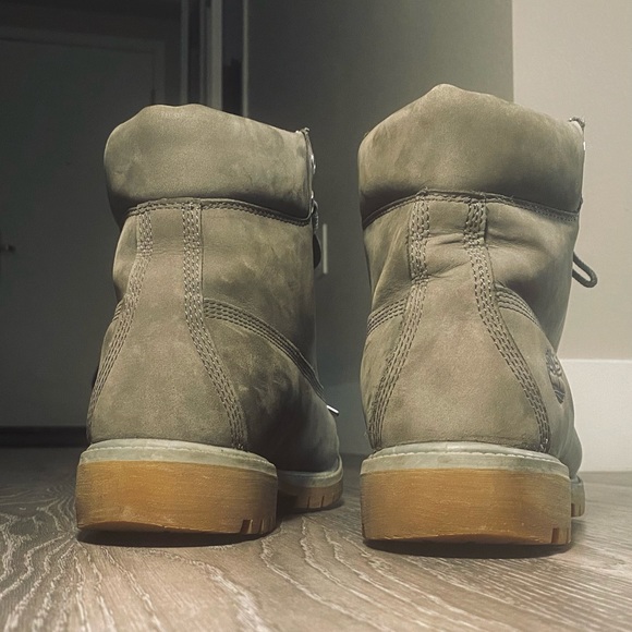 Virtually New Army Green Timberland Premium Boots - Picture 6 of 9